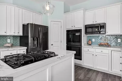 22810 Courtland Park Drive, Brambleton, VA 20148 - Photo 12