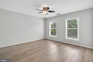 22810 Courtland Park Dr, Brambleton, VA 20148 - Photo 52