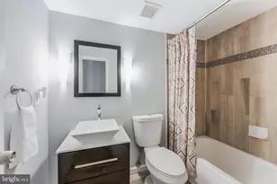 205 Magnolia Ct, Sterling, VA 20164 - Photo 30