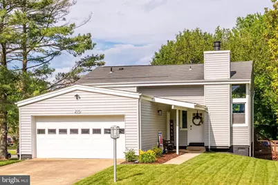 205 Magnolia Court, Sterling, VA 20164 - Photo 2