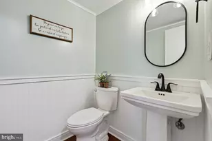 212 W Meadowland Ln W, Sterling, VA 20164 - Photo 18