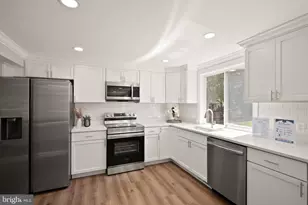 408 Cherry Ln NE, Leesburg, VA 20176 - Photo 10