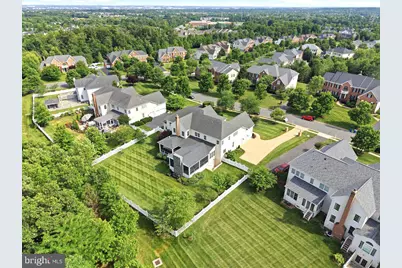 43154 Meadow Grove Drive, Ashburn, VA 20147 - Photo 8