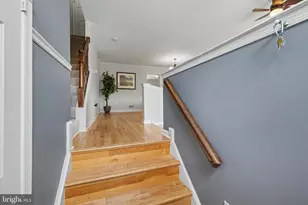 21060 Gladstone Dr, Sterling, VA 20164 - Photo 2