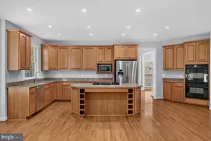 25670 S Village Dr, Chantilly, VA 20152 - Photo 12