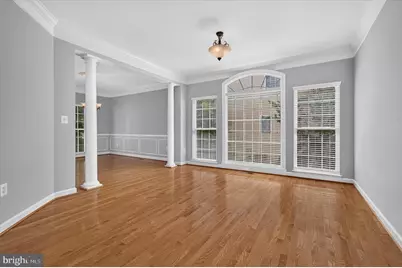 25670 S Village Drive, Chantilly, VA 20152 - Photo 10