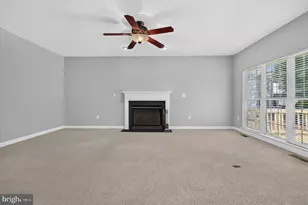 25670 S Village Dr, Chantilly, VA 20152 - Photo 16