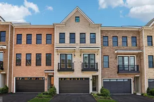 42200 Shining Star Sq, Ashburn, VA 20148 - Photo 2