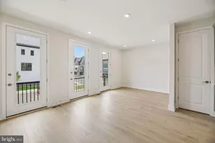 42227 Picasso Sq, Ashburn, VA 20148 - Photo 18