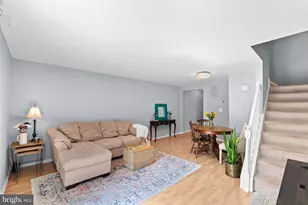 13 Fairmont Pl, Sterling, VA 20165 - Photo 8