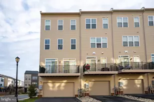 42365 Zebulon Sq, Brambleton, VA 20148 - Photo 4