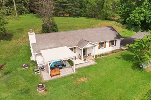14681 Rose Hollow Ln, Waterford, VA 20197 - Photo 2