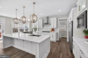19405 Tuscarora Xing Dr, Leesburg, VA 20175 - Photo 12