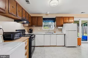 813 N Argonne Ave, Sterling, VA 20164 - Photo 6