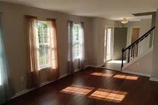345 Silver Ridge Dr, Sterling, VA 20164 - Photo 4
