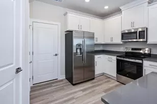 20189 Northpark Dr, Ashburn, VA 20147 - Photo 4