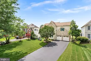 25781 Planting Field Dr, Chantilly, VA 20152 - Photo 2