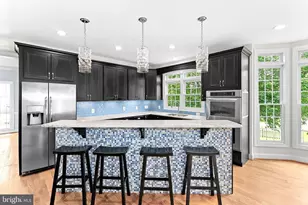 25781 Planting Field Dr, Chantilly, VA 20152 - Photo 16