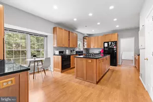 46450 Saffron Ct, Sterling, VA 20165 - Photo 8
