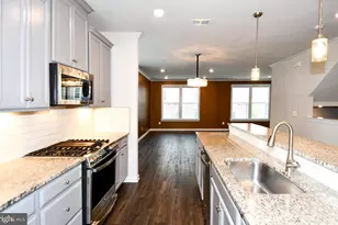 20739 Heron Landing Dr, Sterling, VA 20166 - Photo 10