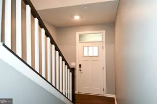 20739 Heron Landing Dr, Sterling, VA 20166 - Photo 2