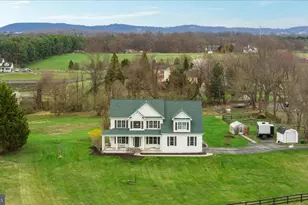 13642 Old Springhouse Ct, Lovettsville, VA 20180 - Photo 2