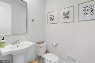 2 Picasso Square, Ashburn, VA 20148 - Photo 14