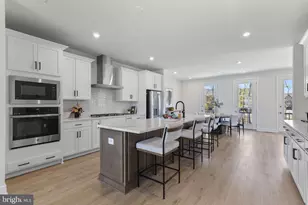 2 Picasso Square, Ashburn, VA 20148 - Photo 2