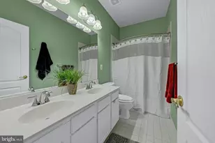 42654 Frontier Dr, Brambleton, VA 20148 - Photo 40