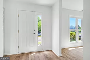 112 Richland Cir, Sterling, VA 20164 - Photo 4
