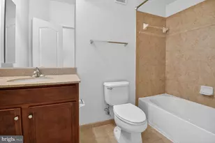 24690 Byrne Meadow Square, Aldie, VA 20105 - Photo 12