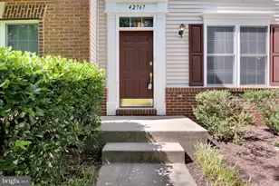 42767 Hollingsworth Terrace, Chantilly, VA 20152 - Photo 4