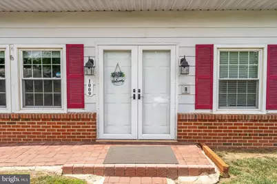 1009 S Ironwood Road, Sterling, VA 20164 - Photo 6