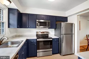 1033 Margate Ct, Sterling, VA 20164 - Photo 12