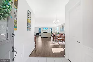 42526 Oxford Forest Cir, Chantilly, VA 20152 - Photo 2