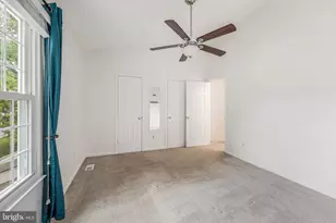 98 St Charles Square, Sterling, VA 20164 - Photo 20