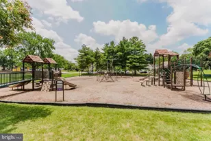 749 Sugarland Run Dr, Sterling, VA 20164 - Photo 38