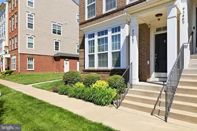 43487 Town Gate Square, Chantilly, VA 20152 - Photo 4