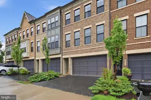 42308 Rockrimmon Ter, Ashburn, VA 20148 - Photo 2