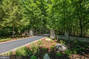 21750 Laurel Wood, Leesburg, VA 20175 - Photo 2