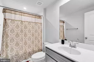 41919 Spring Air Dr, Brambleton, VA 20148 - Photo 38