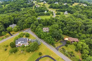 17951 Stoneleigh Dr, Round Hill, VA 20141 - Photo 4