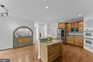 17951 Stoneleigh Dr, Round Hill, VA 20141 - Photo 2
