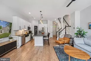 20353 Bowfonds St, Ashburn, VA 20147 - Photo 4