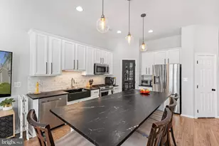 20353 Bowfonds St, Ashburn, VA 20147 - Photo 14