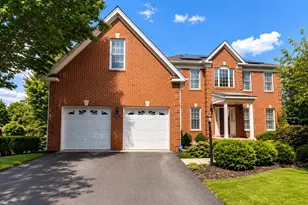 43100 Addlestone Pl, Ashburn, VA 20148 - Photo 2