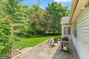 21004 Fowlers Mill Cir, Ashburn, VA 20147 - Photo 10