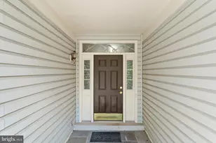 21004 Fowlers Mill Cir, Ashburn, VA 20147 - Photo 8