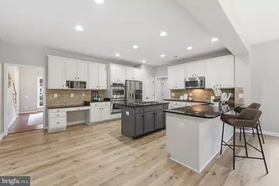 43909 Churchill Glen Drive, Chantilly, VA 20152 - Photo 16