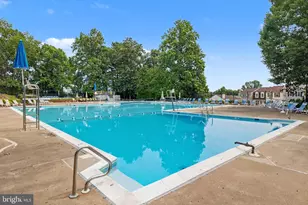 1054 Warwick Ct, Sterling, VA 20164 - Photo 46